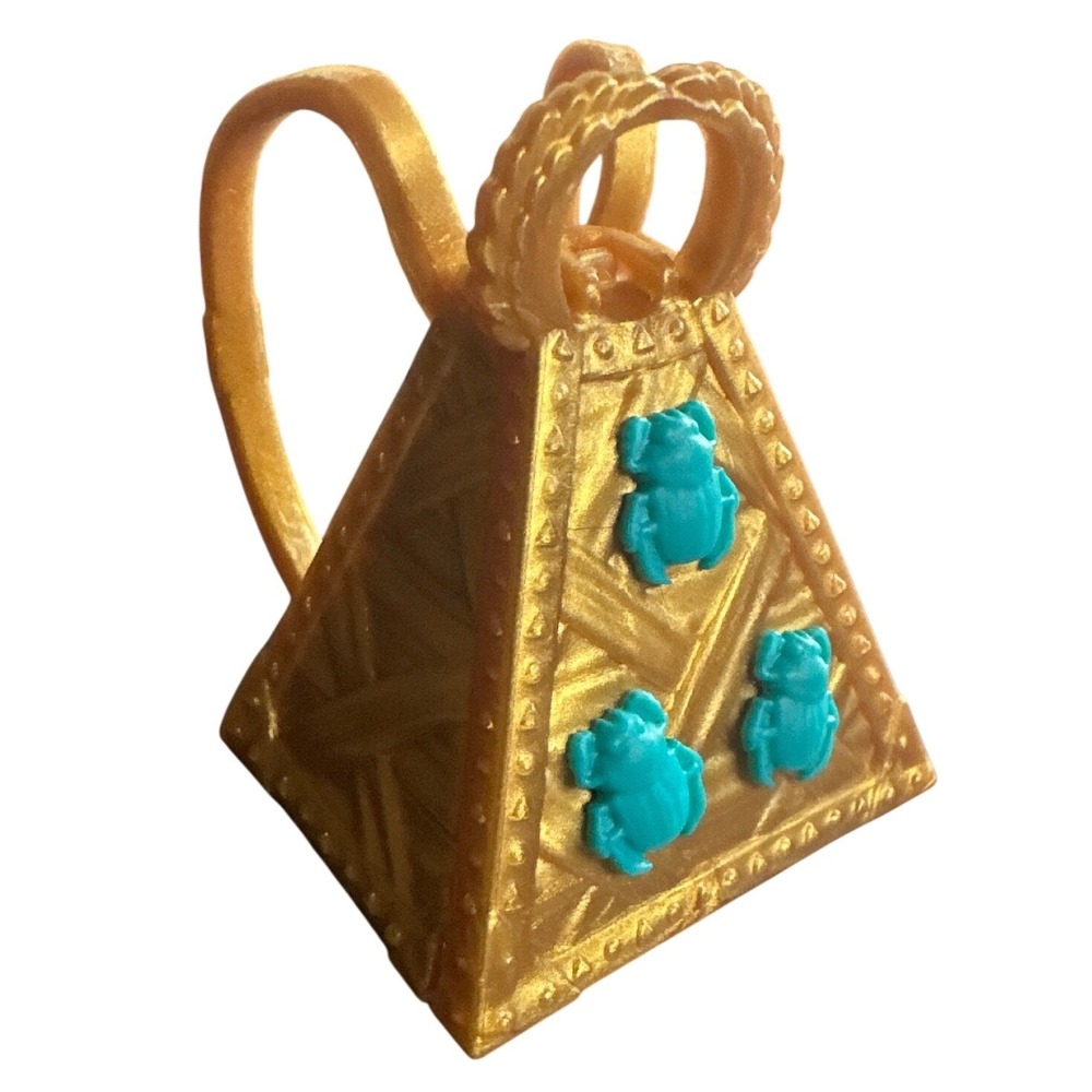 Monster High Cleo de Nile G3 Gold Pyramid Backpack Doll Accessory Scarab Beetle